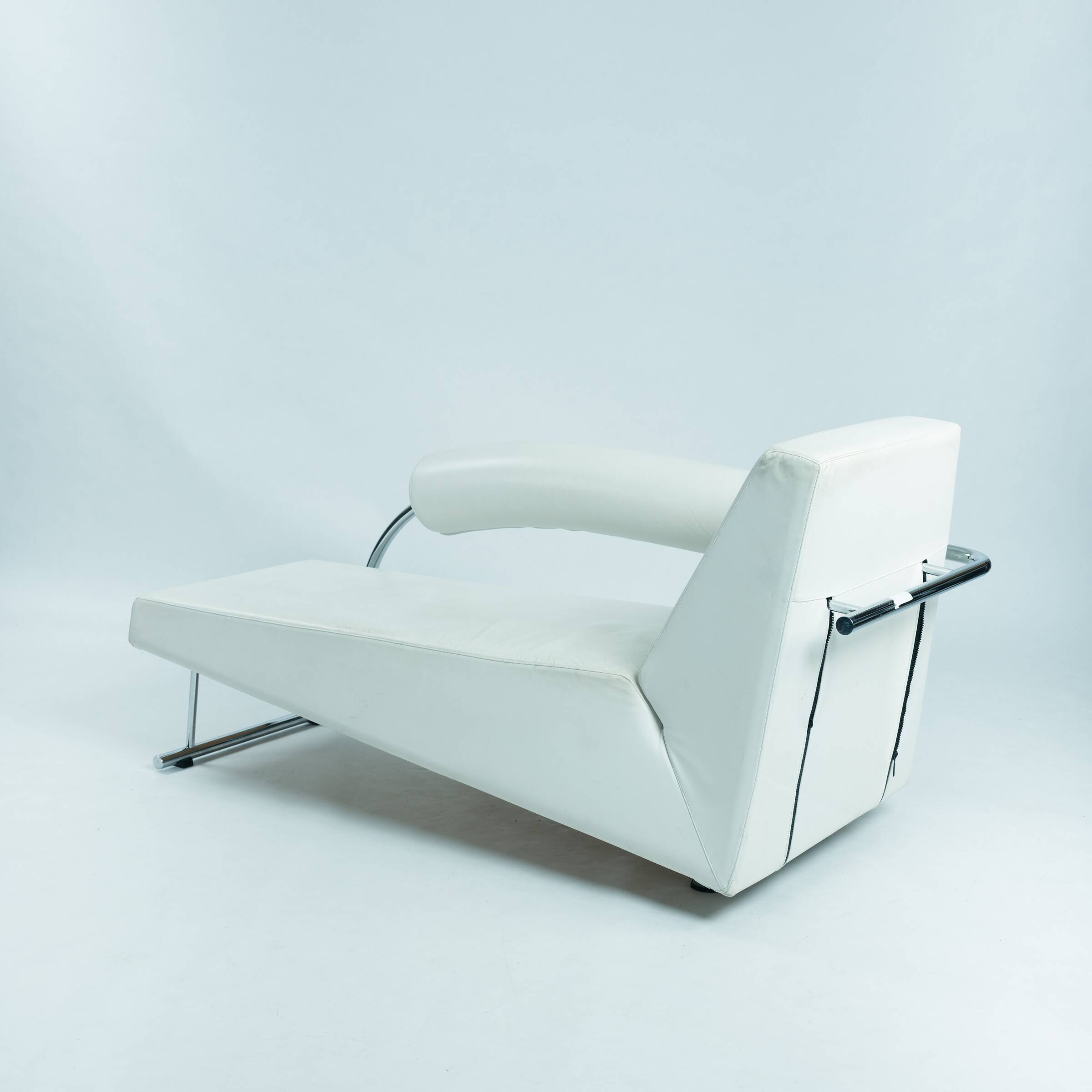 Dutch design Rob Eckhardt chaise longue white leather tubular steel, 1980s
