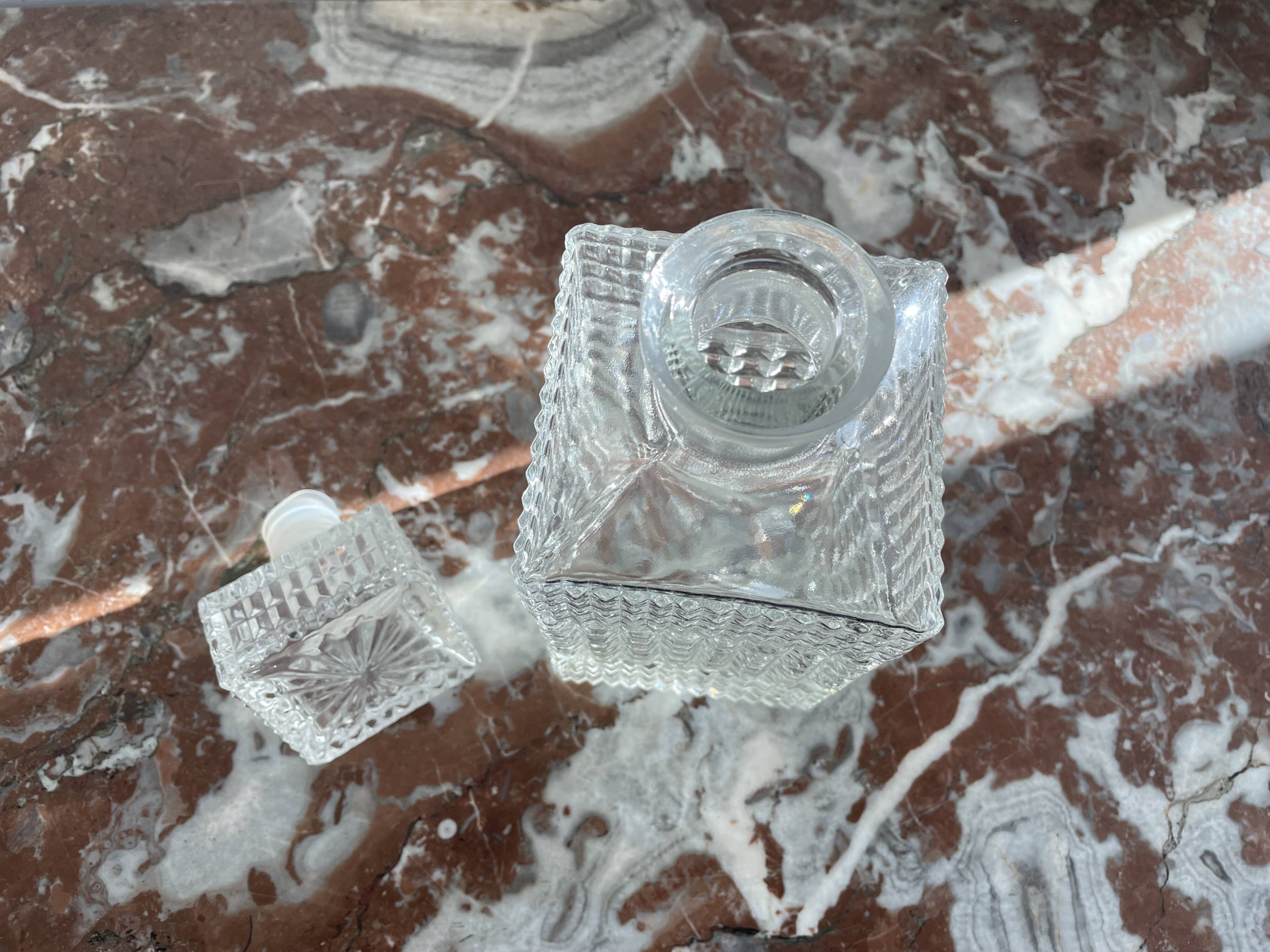 Vintage, whisky decanter, square, glass, diamond tip, square cap, tableware, décor