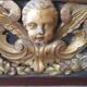 Fronton ancien en bois doré et sculpté du XIXe siècle