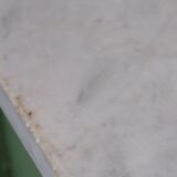 Buffet/comptoir/table d'appoint ancien unique, de couleur verte, datant de la fin du XIXe/début du XXe siècle, avec un plateau en marbre.