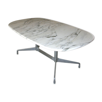 Table de Charles et Ray Eames éditée par Herman Miller dans les années 60
