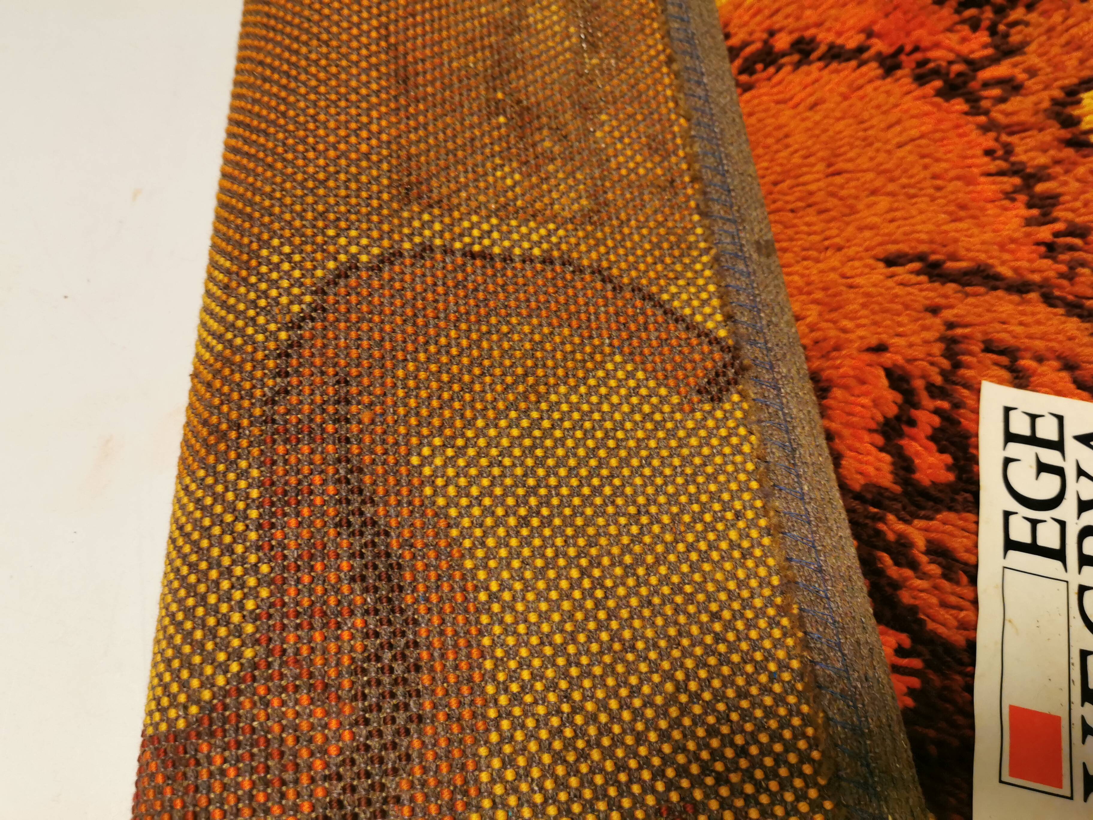 Tapis rya scandinave des années 1970, produit par ege rya.