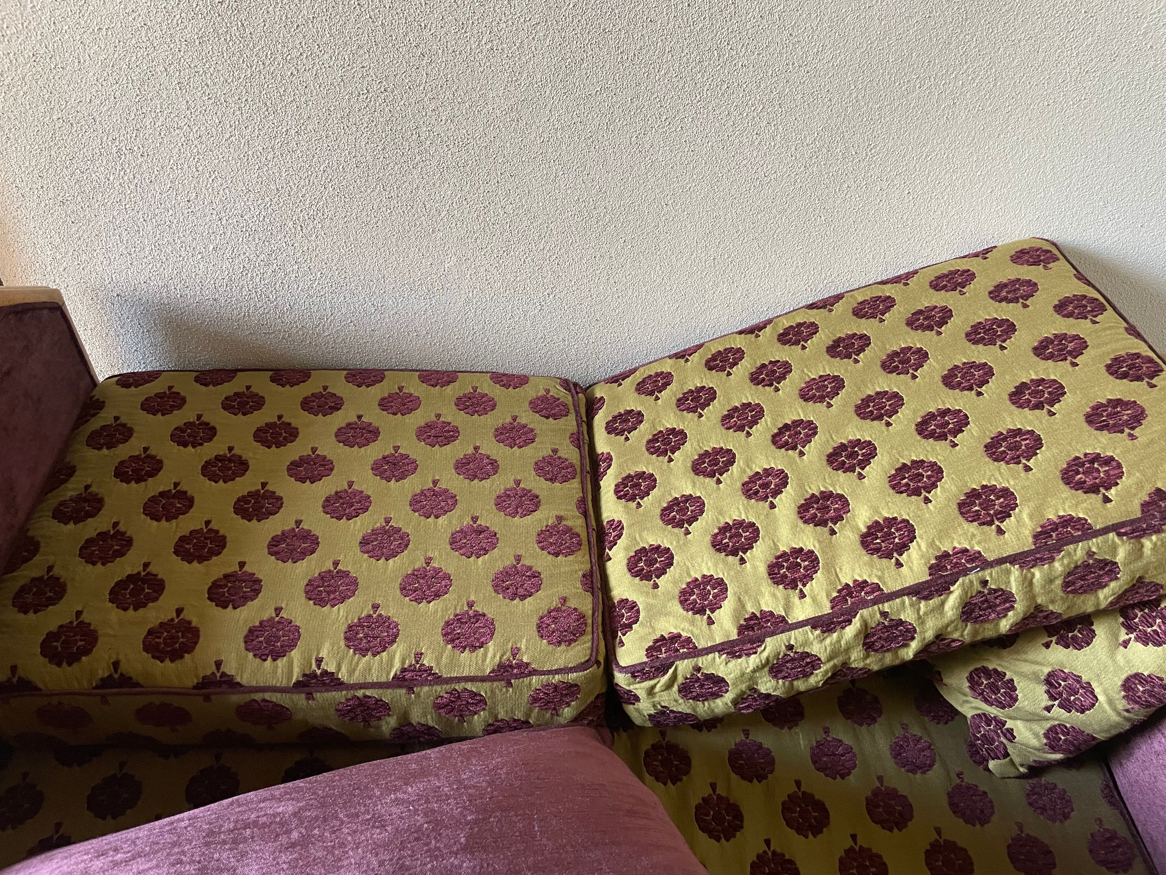 Small 2-seater Art Deco sofa in wood and fabric.