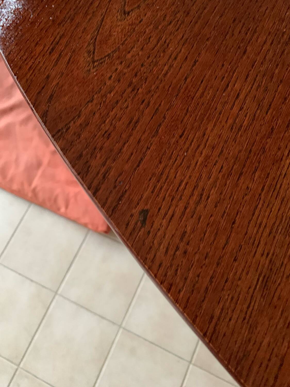 Baumann oval table with extensions