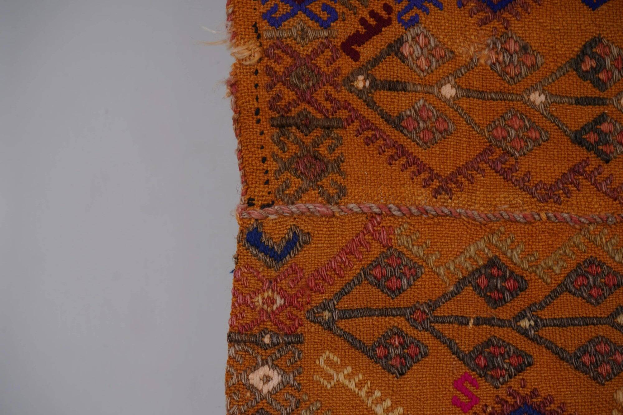 Kilim turc vintage tissé main 169x252 cm