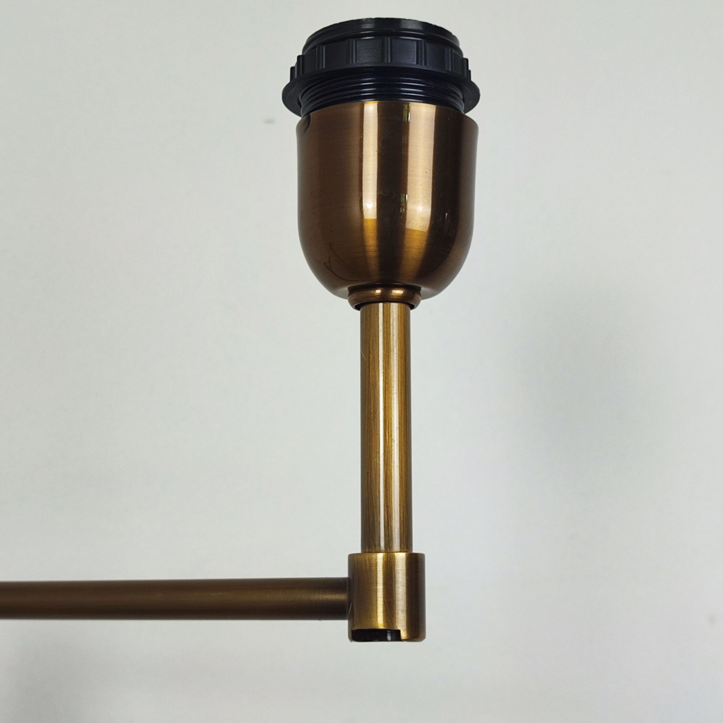 Floor lamp reading 80'