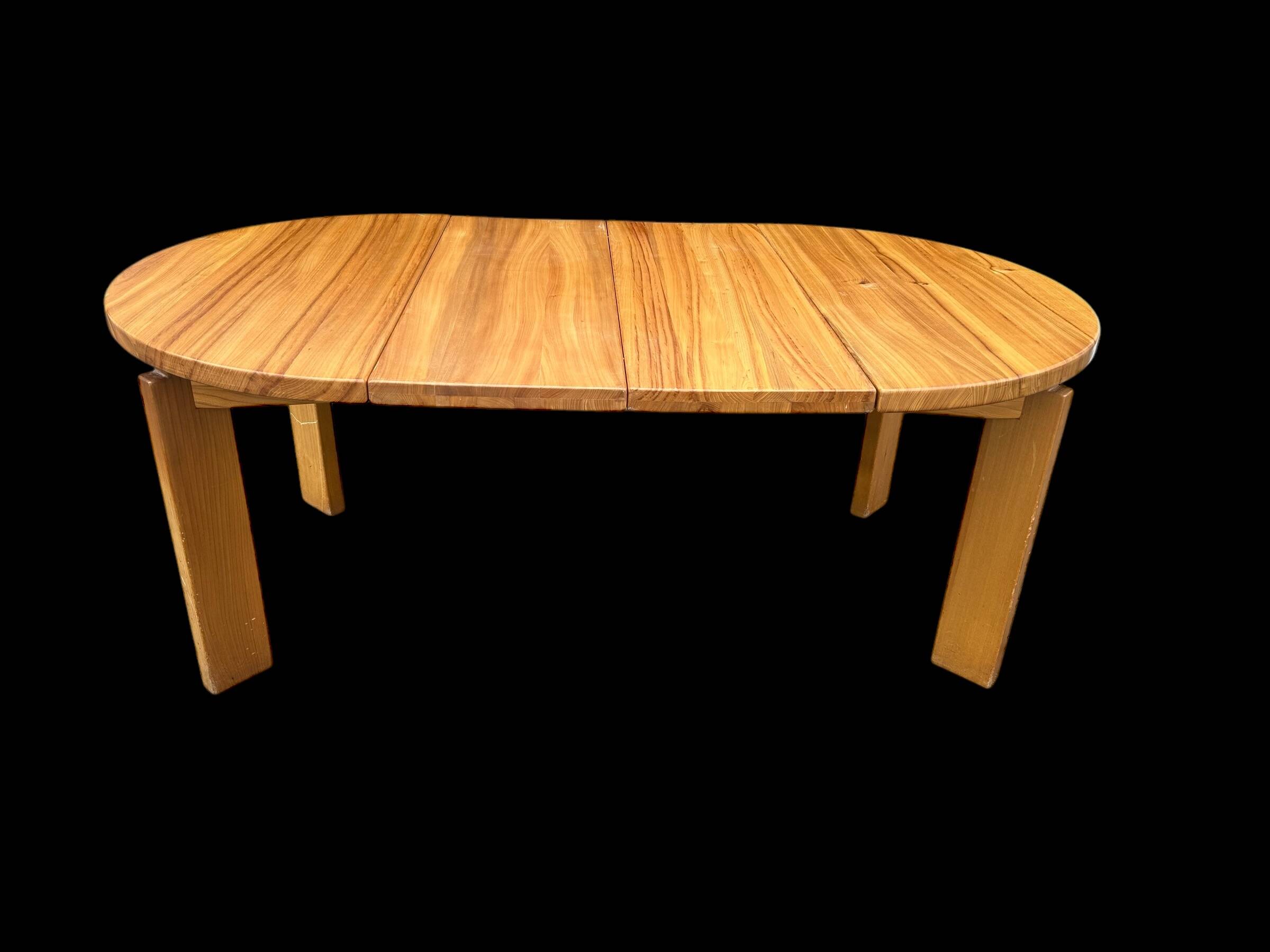 dining table in elm Maison Regain