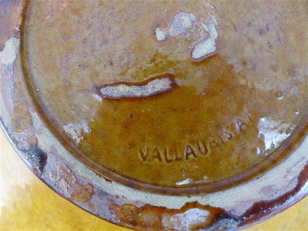 Vintage Vallauris flat cut