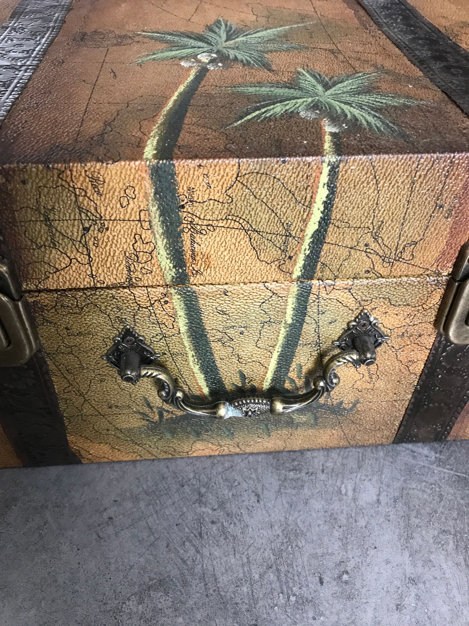 Vintage chest hand painted robinson treasure of the galleon