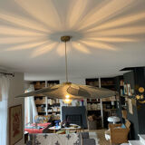 Floral pendant light in linen and rattan
