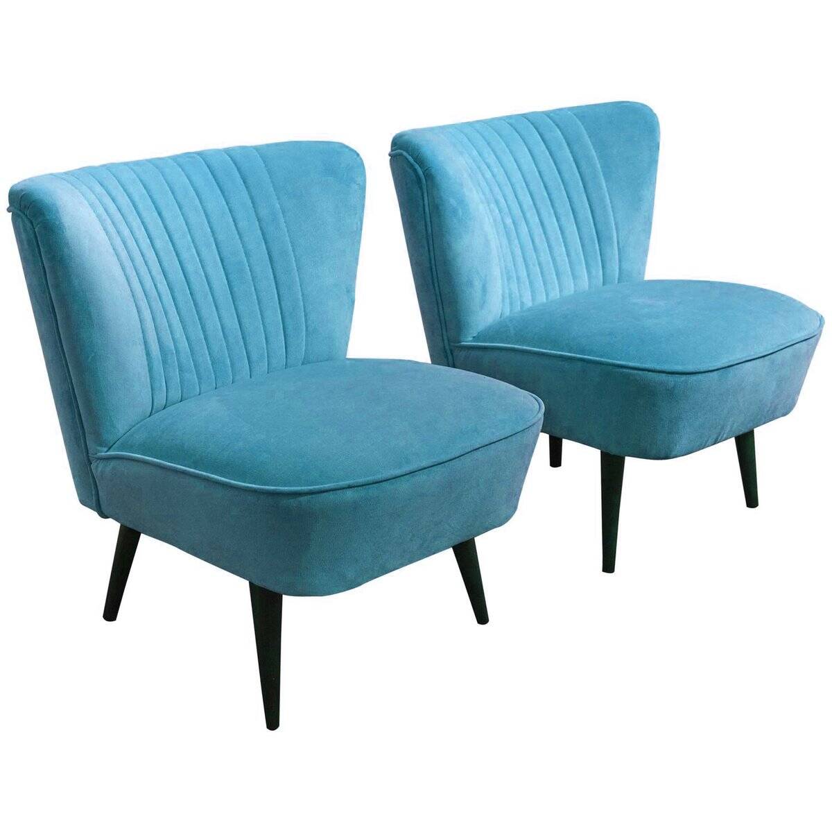 Set of azure blue club armchairs in solid beech, Mid-Century design from Hungary, 1950s.