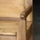 Adorable banc de sacristie en bois blond. Fin XIXeme.