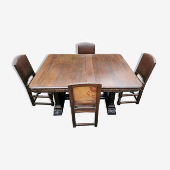 Table a pilastre renaissance en noyer avec chaises