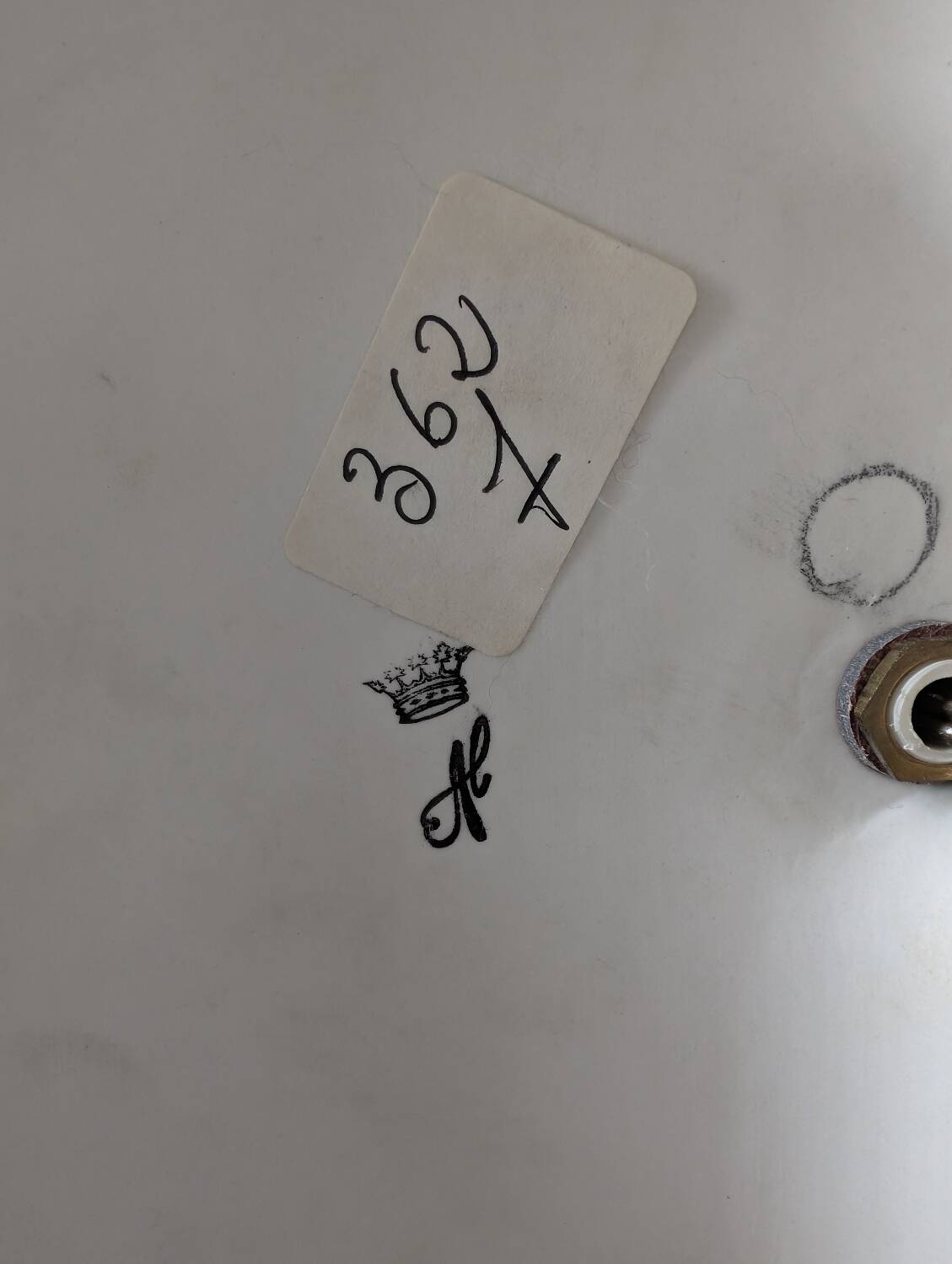 2 enamelled porcelain lamps