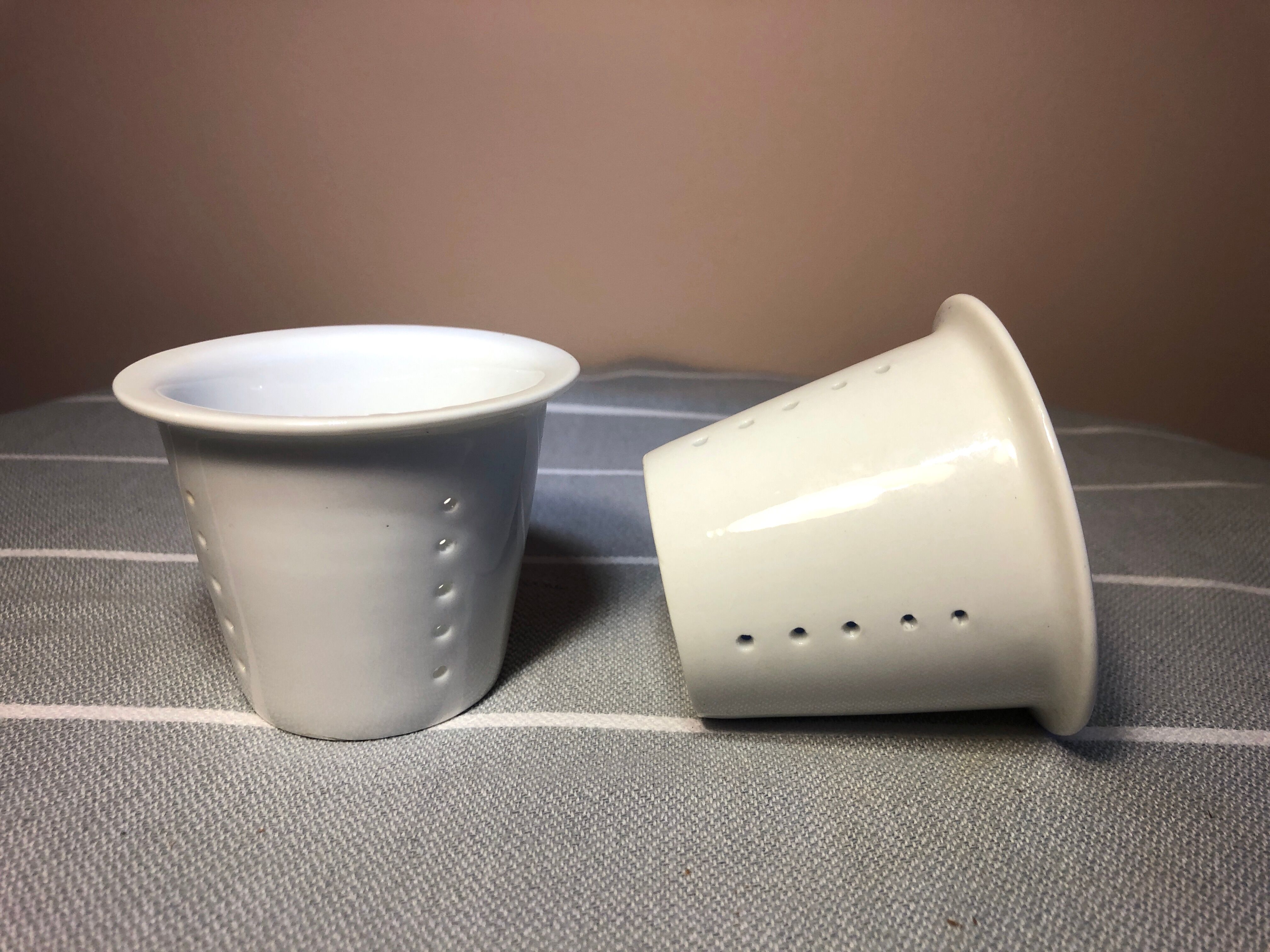 Ceramic filters for herbal tea makers