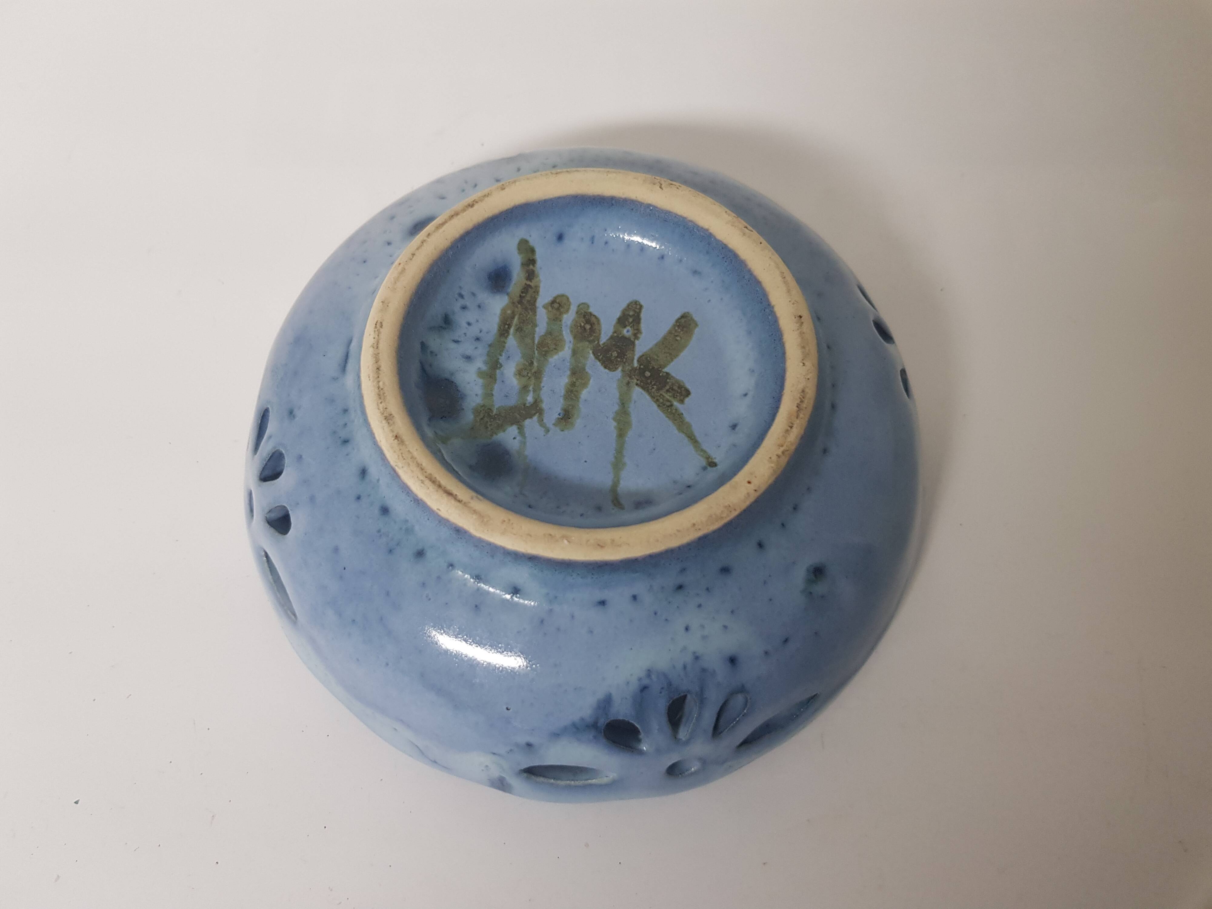 Blue ceramic empty pocket / bowl signed (signature to be identified)