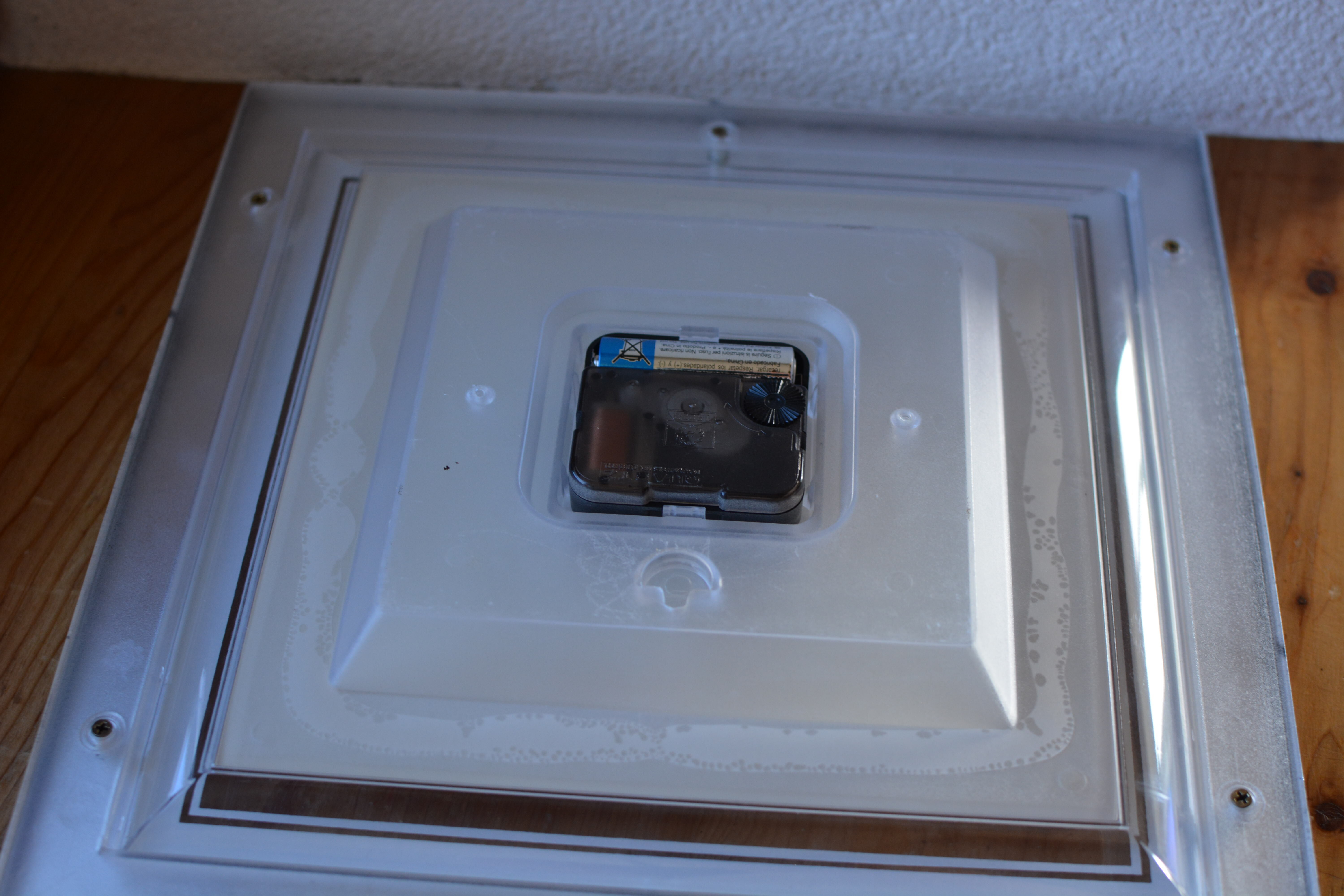 Vintage lip clock blue frame