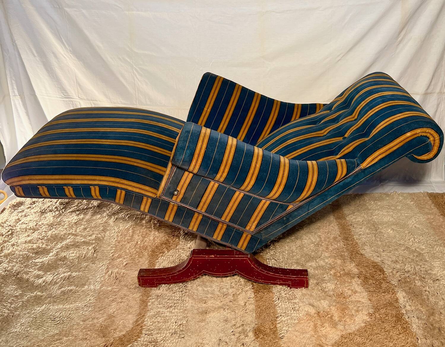 Dr Pascaud's Le Surrepos lounge chair, 1920s velvet chaise longue