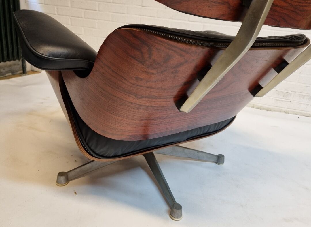 Eames Lounge chair & ottoman by Charles & Ray Eames for Herman Miller
