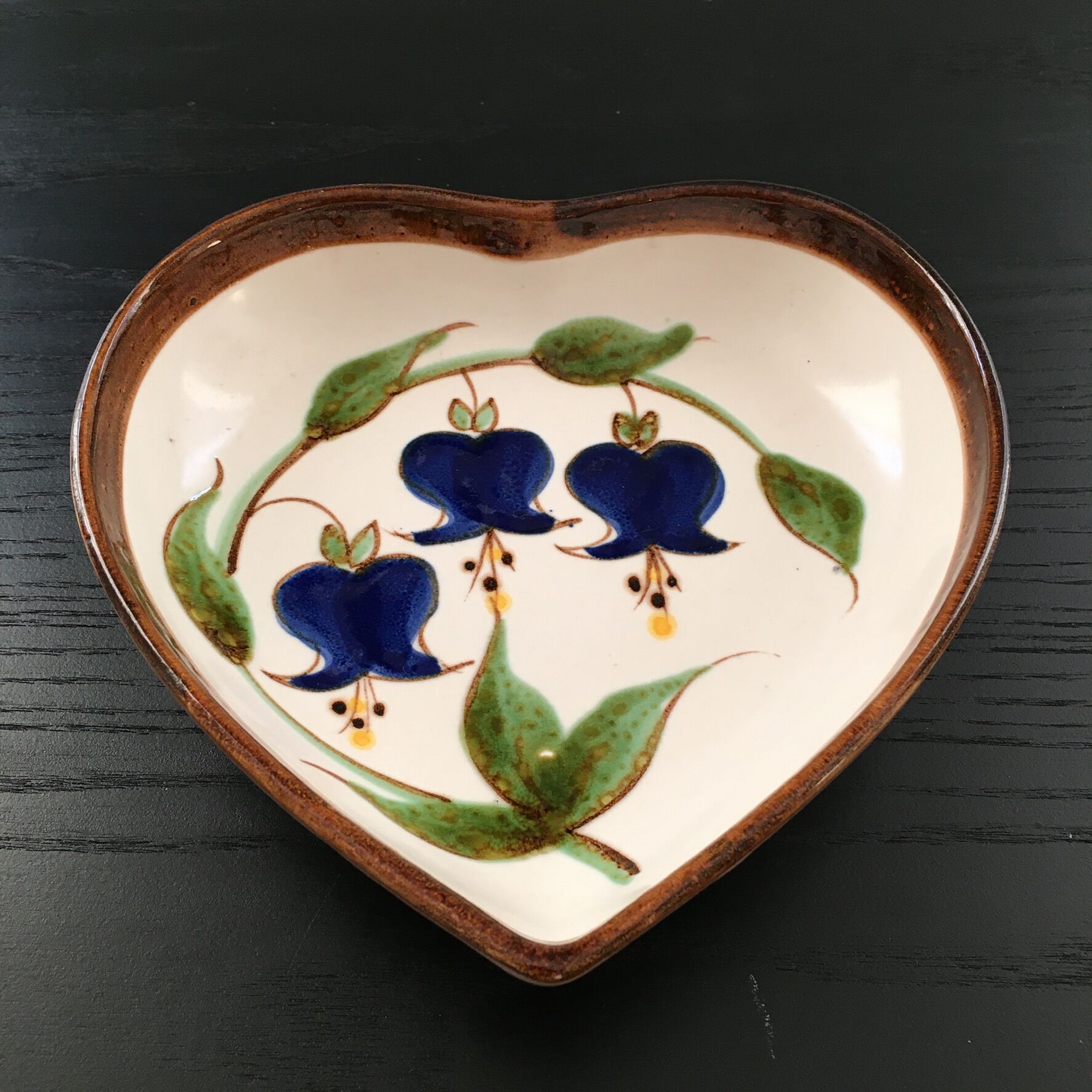 Trinket tray decorated with blue bells