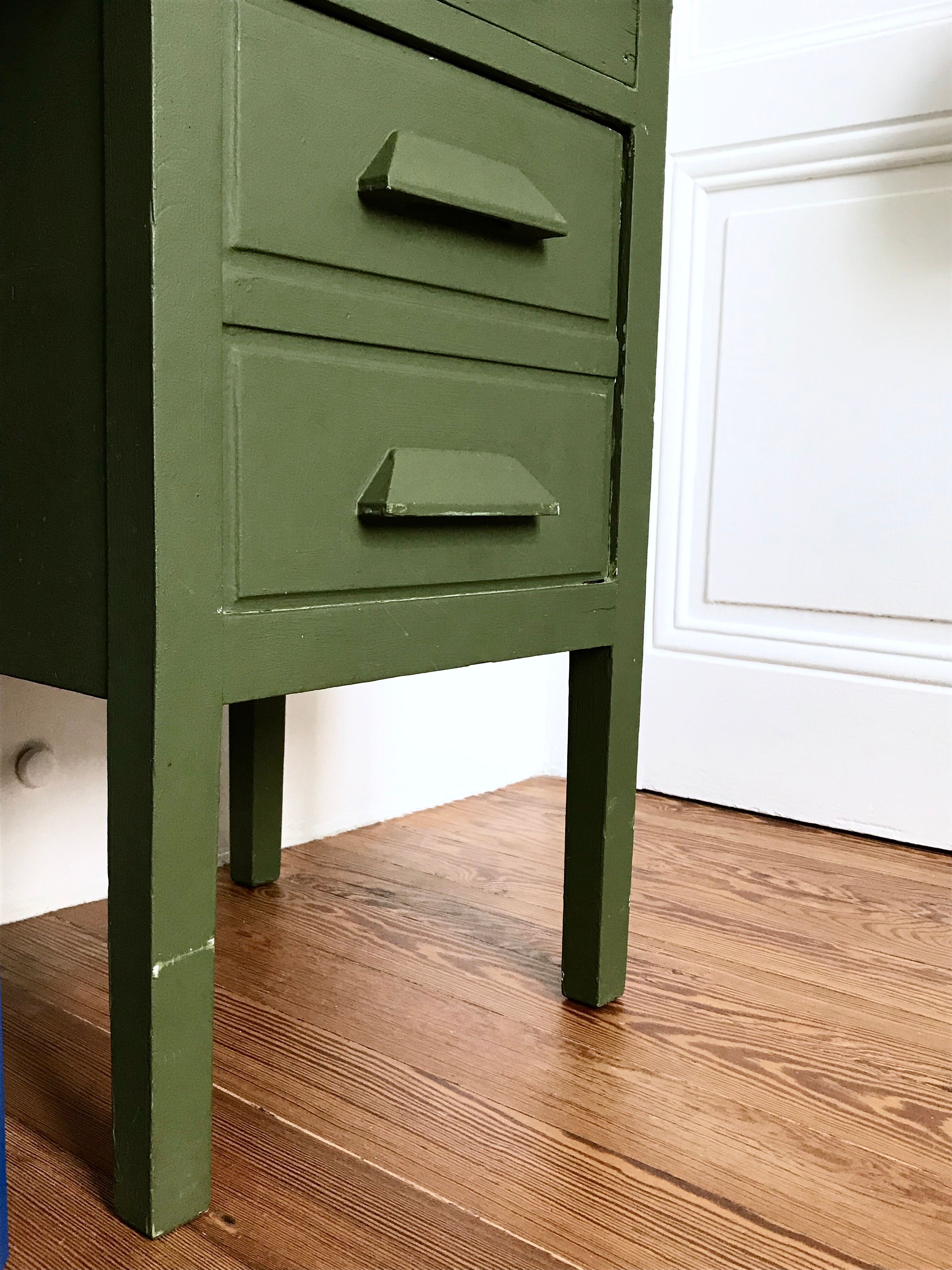 Child desk 1950