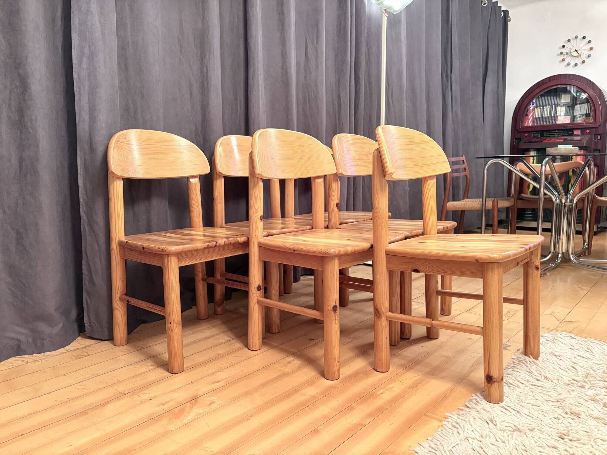 Ensemble de six chaises conçues par Rainer Daumiller, Hirtshals Savvaerk, Danemark.