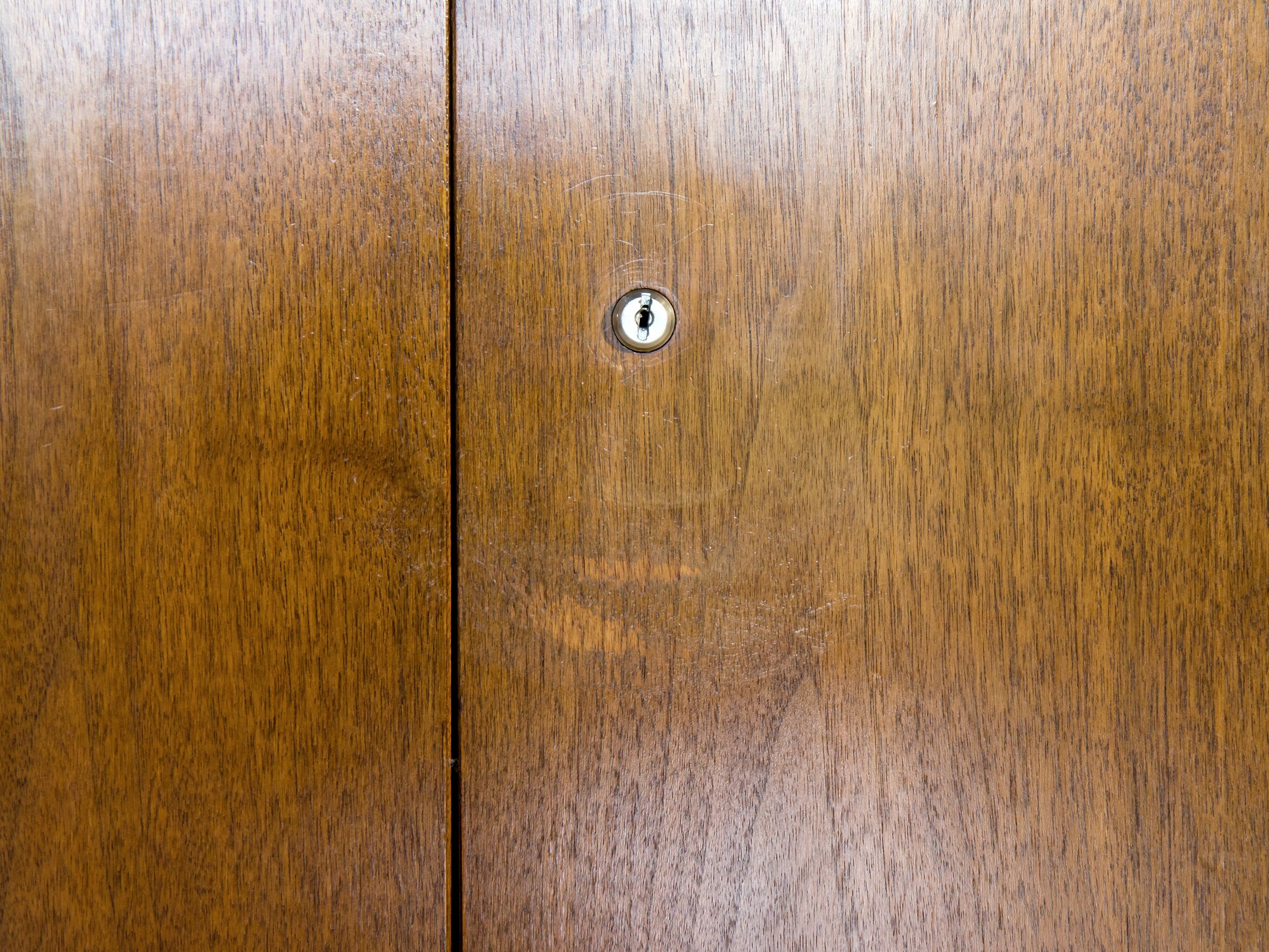 Minimalist sideboard