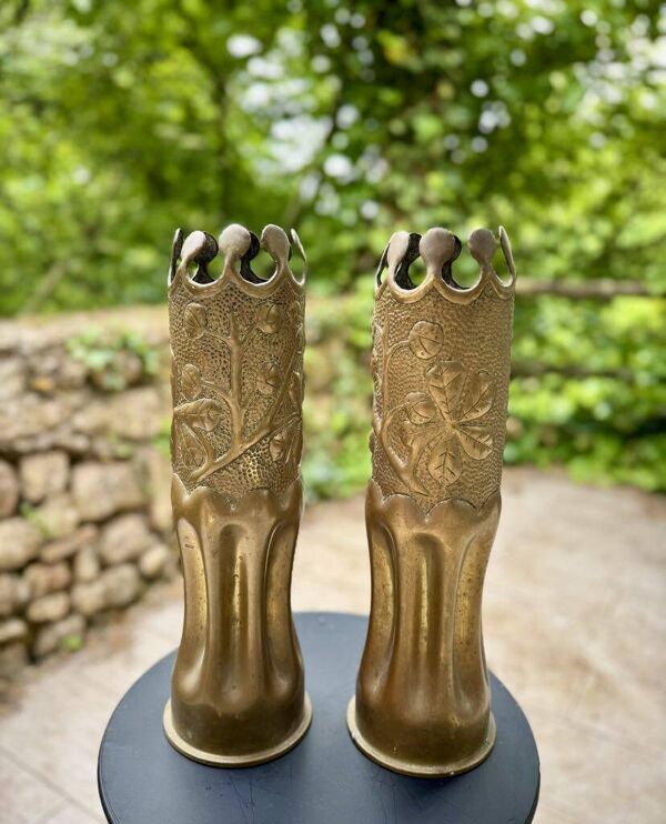 Paire de vases britannique Trench Art