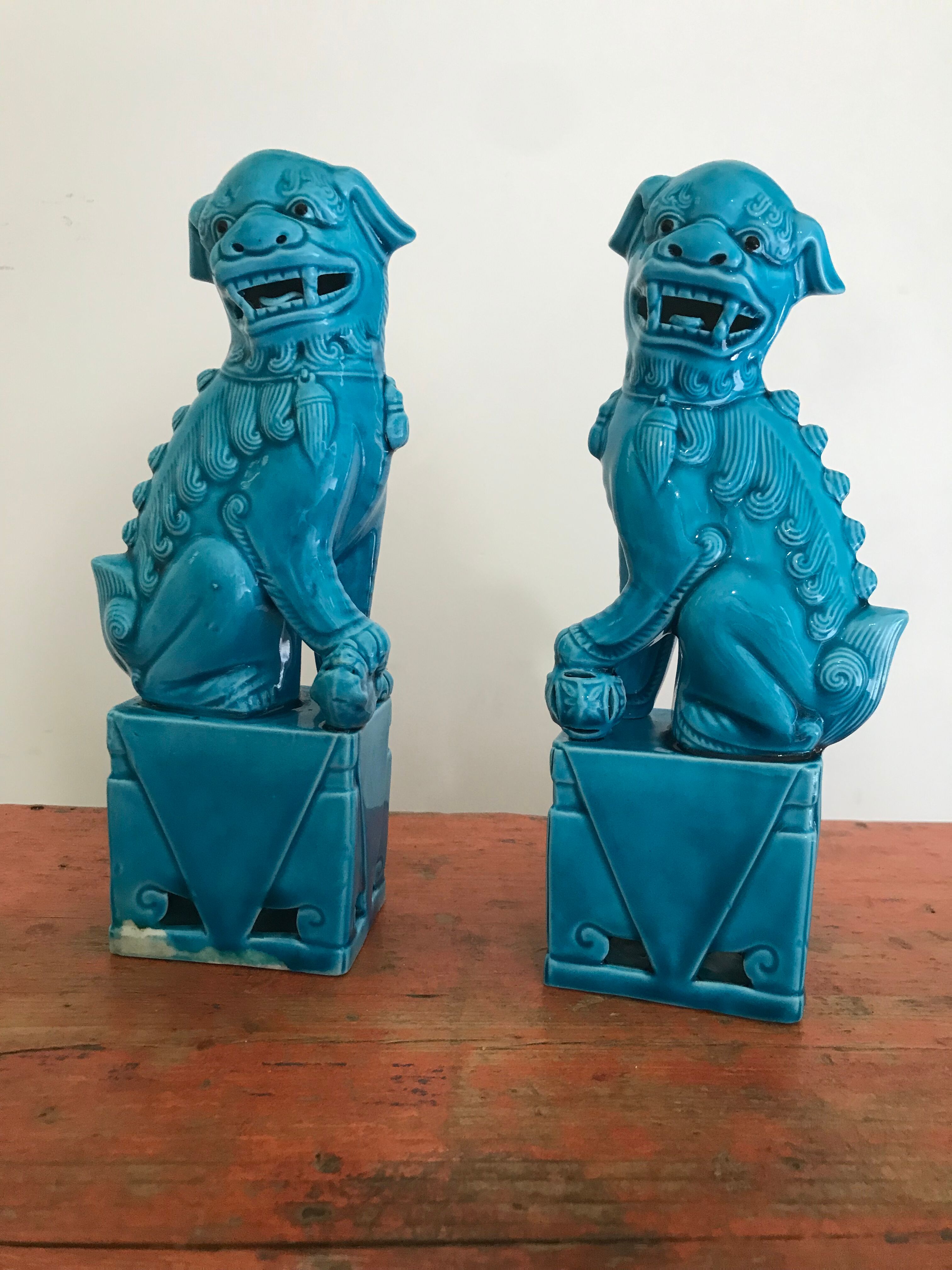 Pair of ancient Fô dogs.