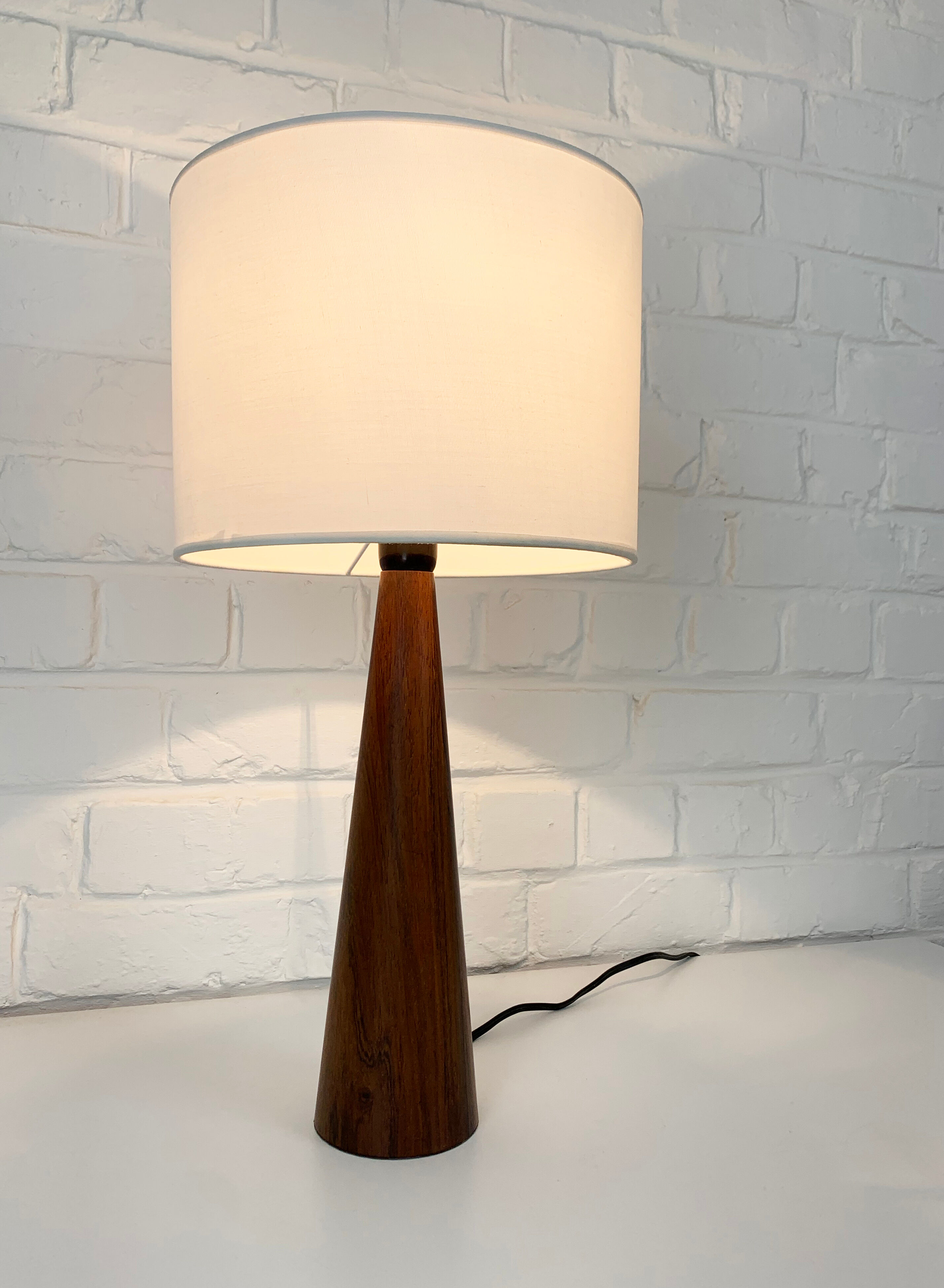Lampe de table moderniste mid-century en teck, Danemark 1960