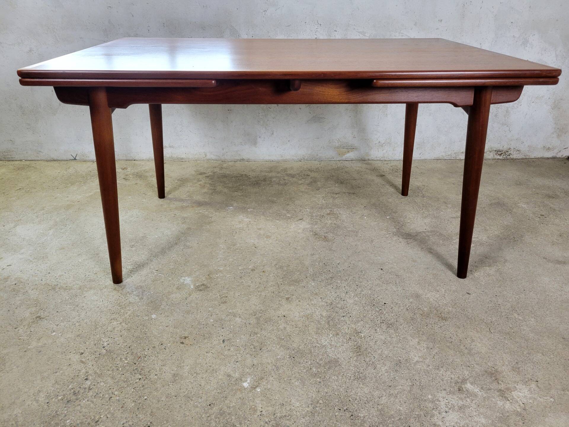 Vintage AT 312 dining table by Hans J. Wegner for Andreas Tuck