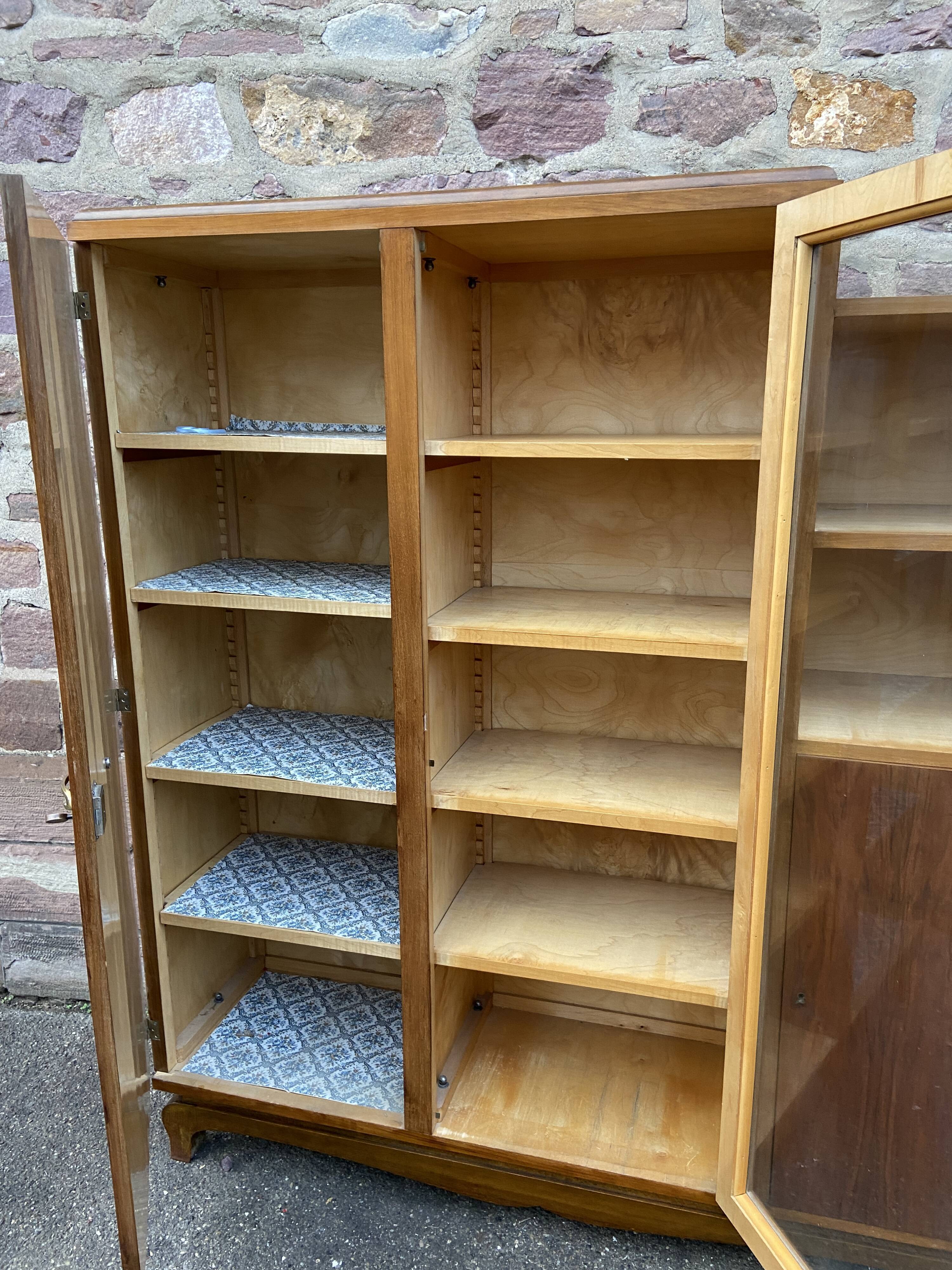 Showcase art-deco library mid-century vintage 1950 walnut ronce