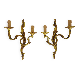 Ancienne paire d'appliques murales à double feux en bronze, feuille d'acanthes. Années 50