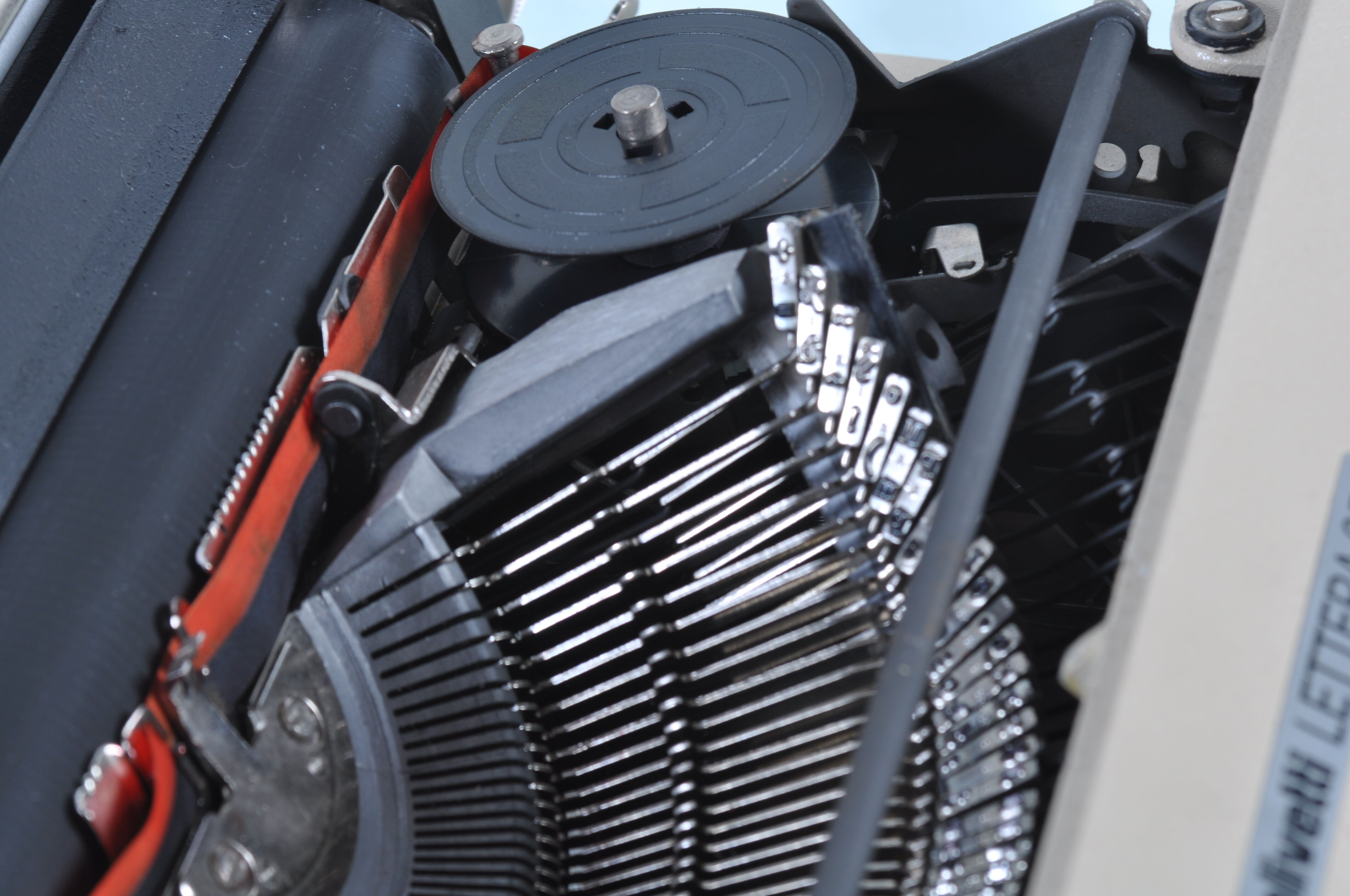 Typewriter Olivetti Lettera 35