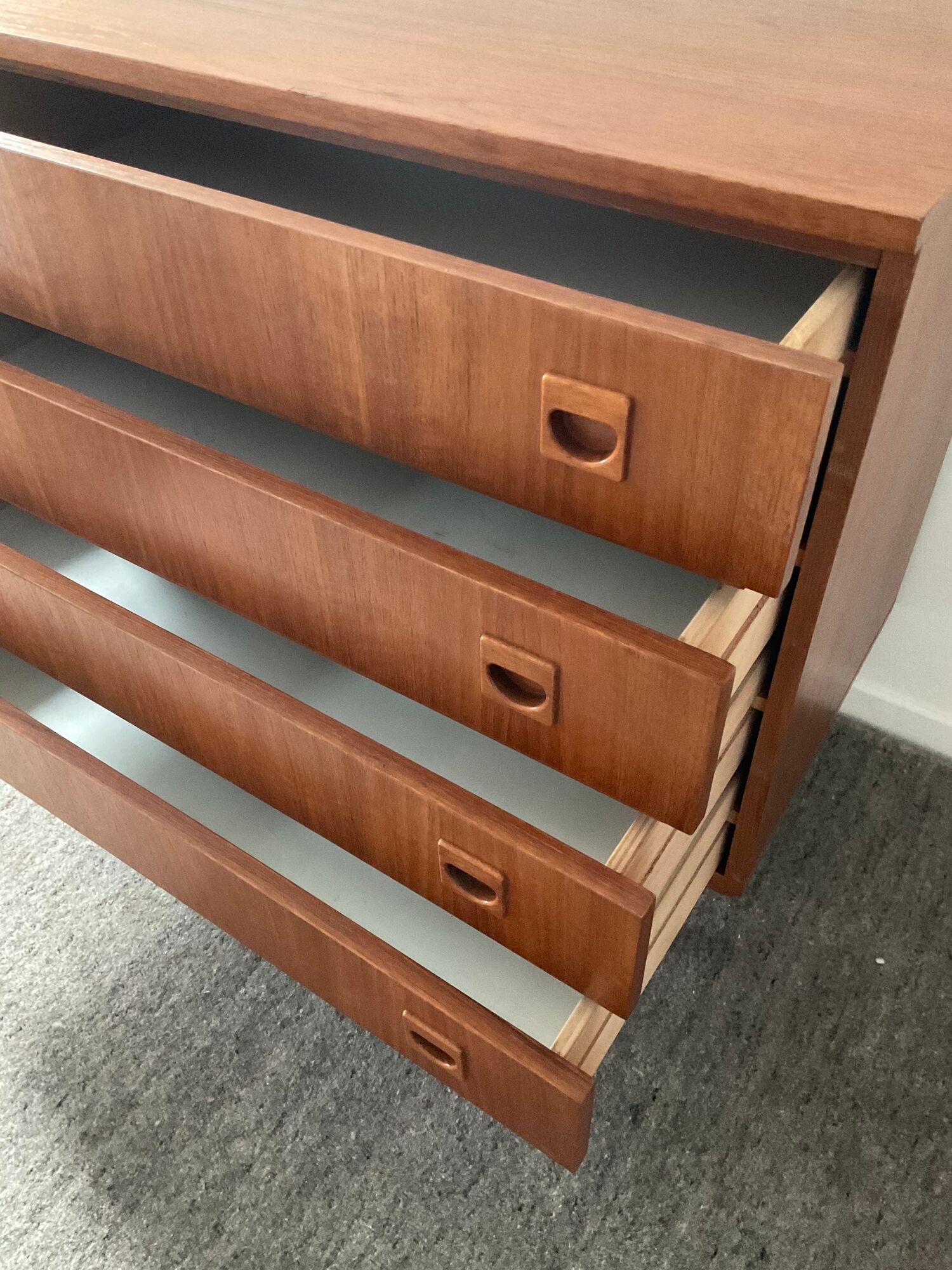 Scandinavian chest of drawers from the 60s in teak
