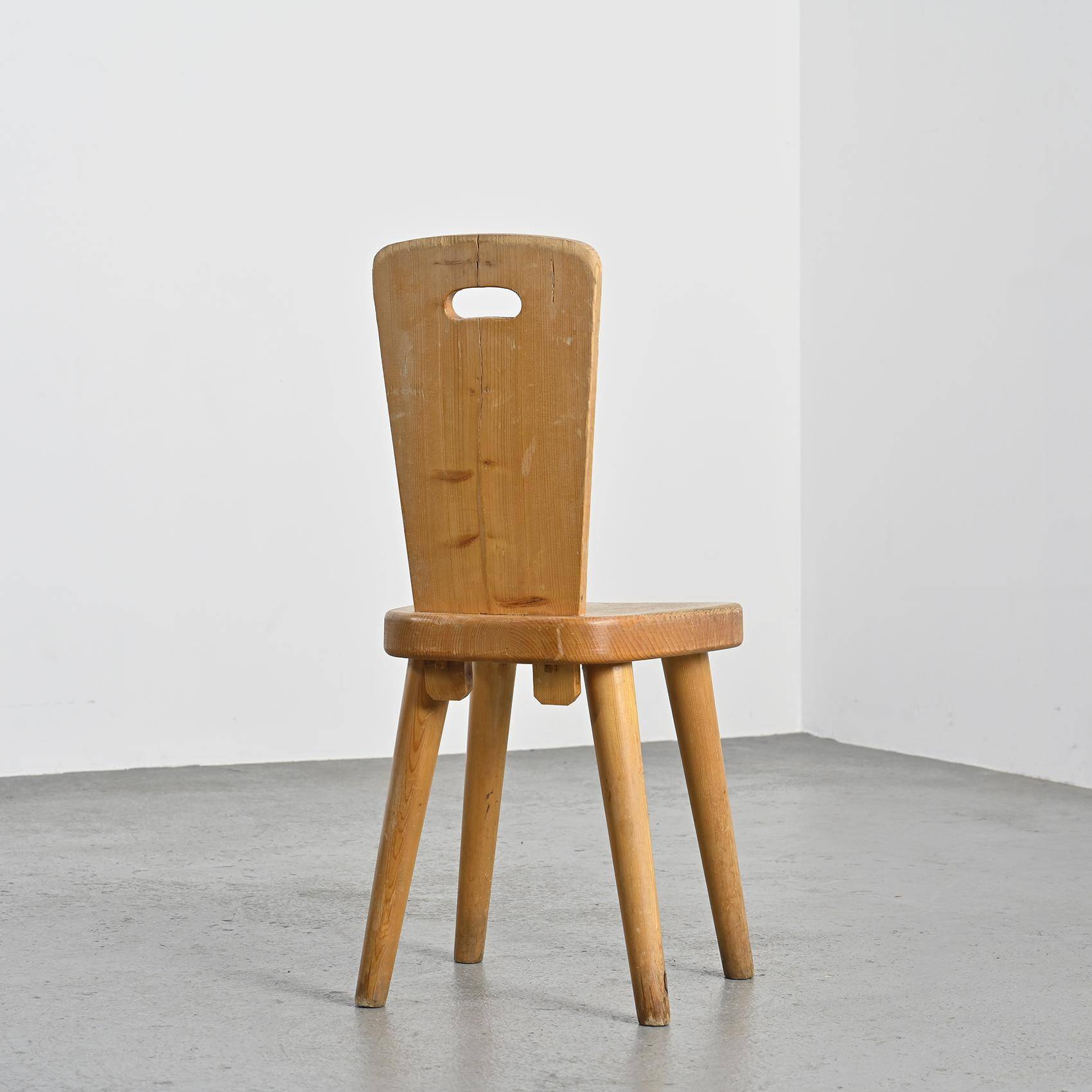 Chaise en Pin massif par Christian Durupt, Meribel 1960