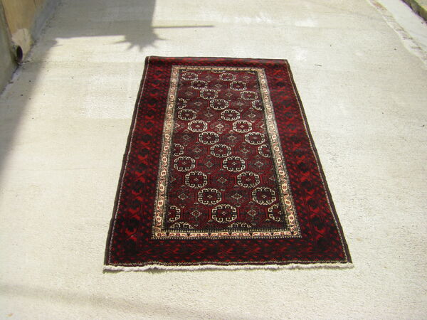 Tapis  187 cm x 102 cm