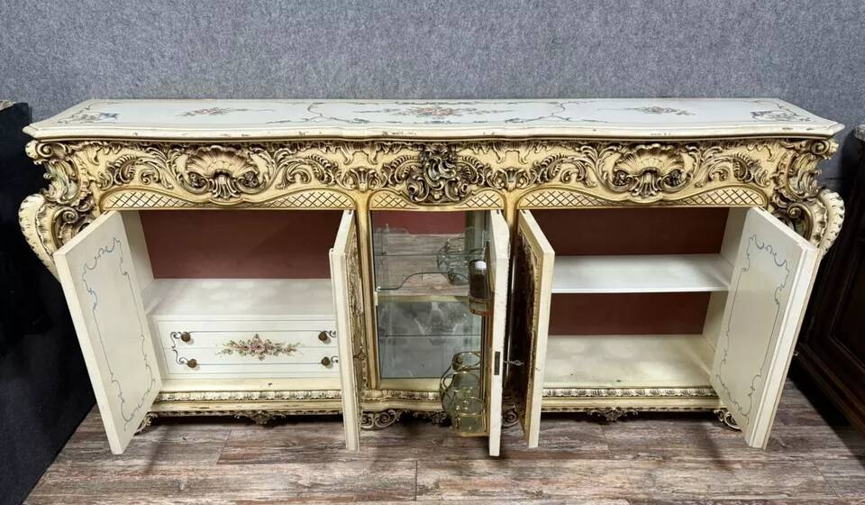 Louis XV Baroque Venetian curved sideboard in lacquered, painted and gilded wood