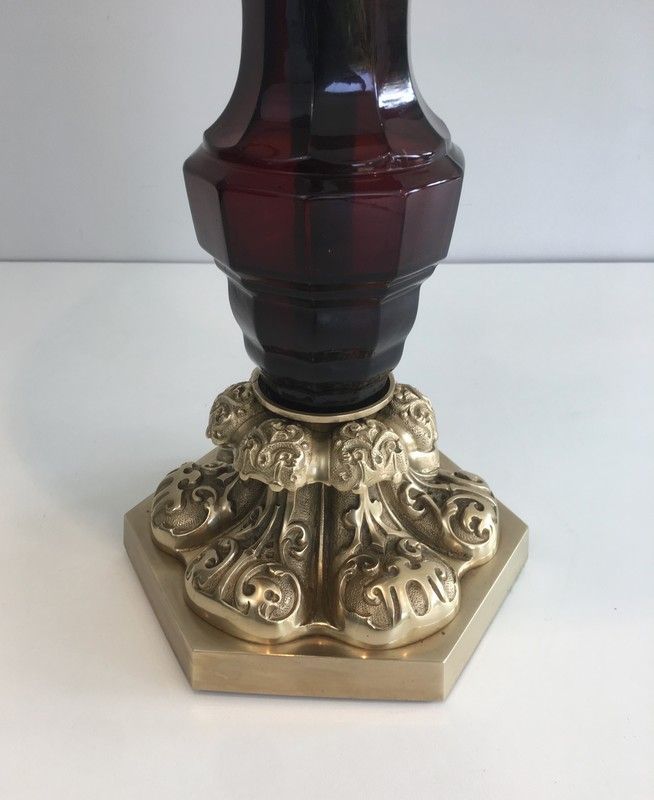 Attributable to Cristal & Bronze Paris. Important lamp in red crystal and chiselled bronze.