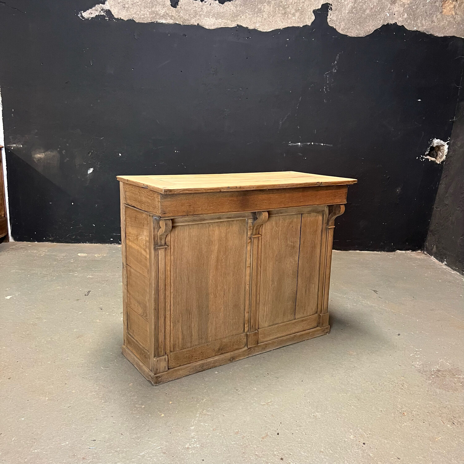 Oak box counter