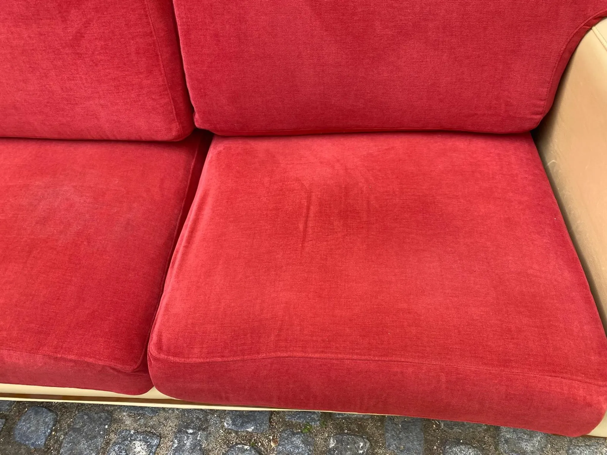 Art Deco 3-seater convertible sofa in genuine beige leather and red fabric from the 1980s.