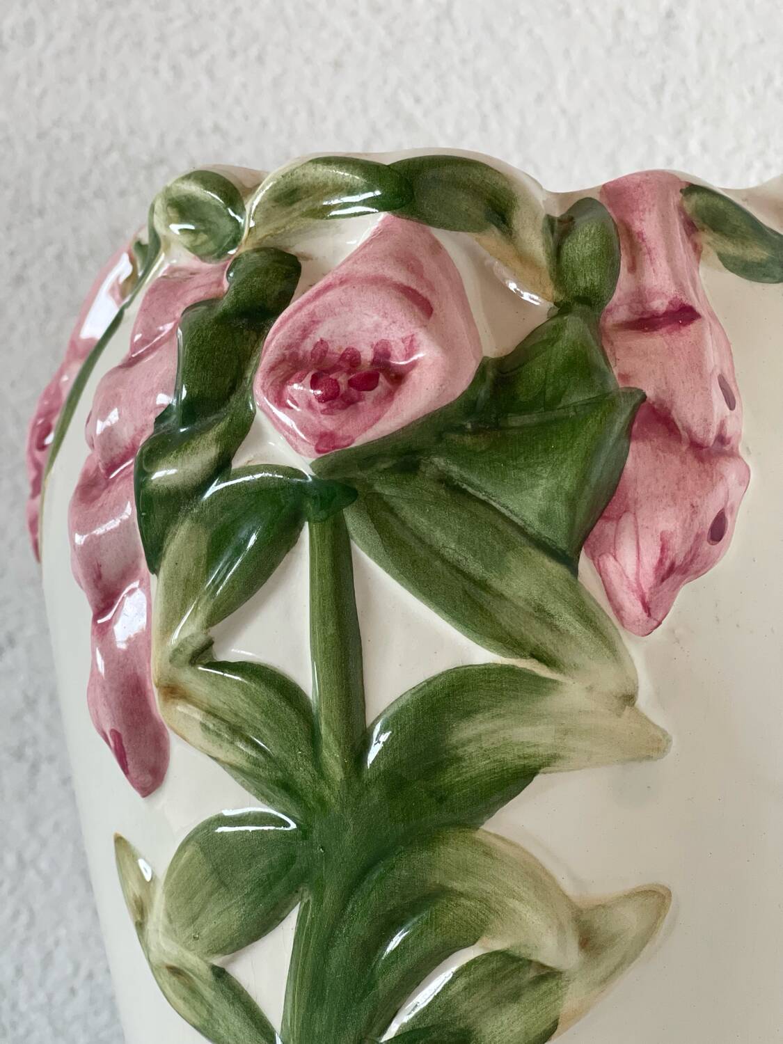 Slip vase.