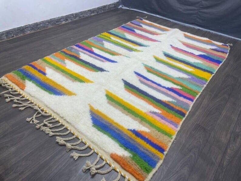Handmade pure wool rug, size 2/3 m.