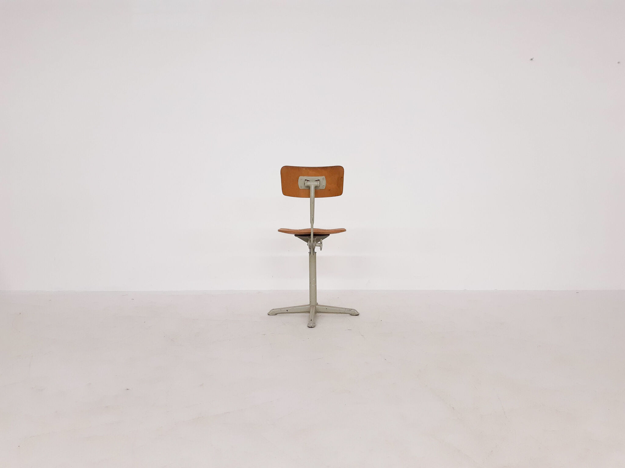 Friso Kramer for Ahrend de Cirkel drafting stool, The Netherlands 1950's