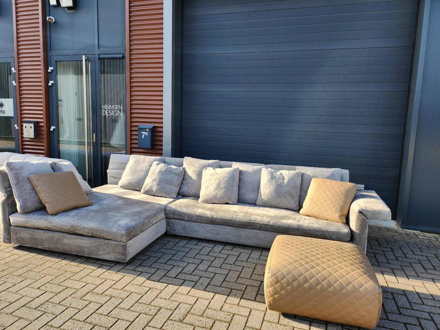 Minotti Collar sofa by Rodolfo Dordoni