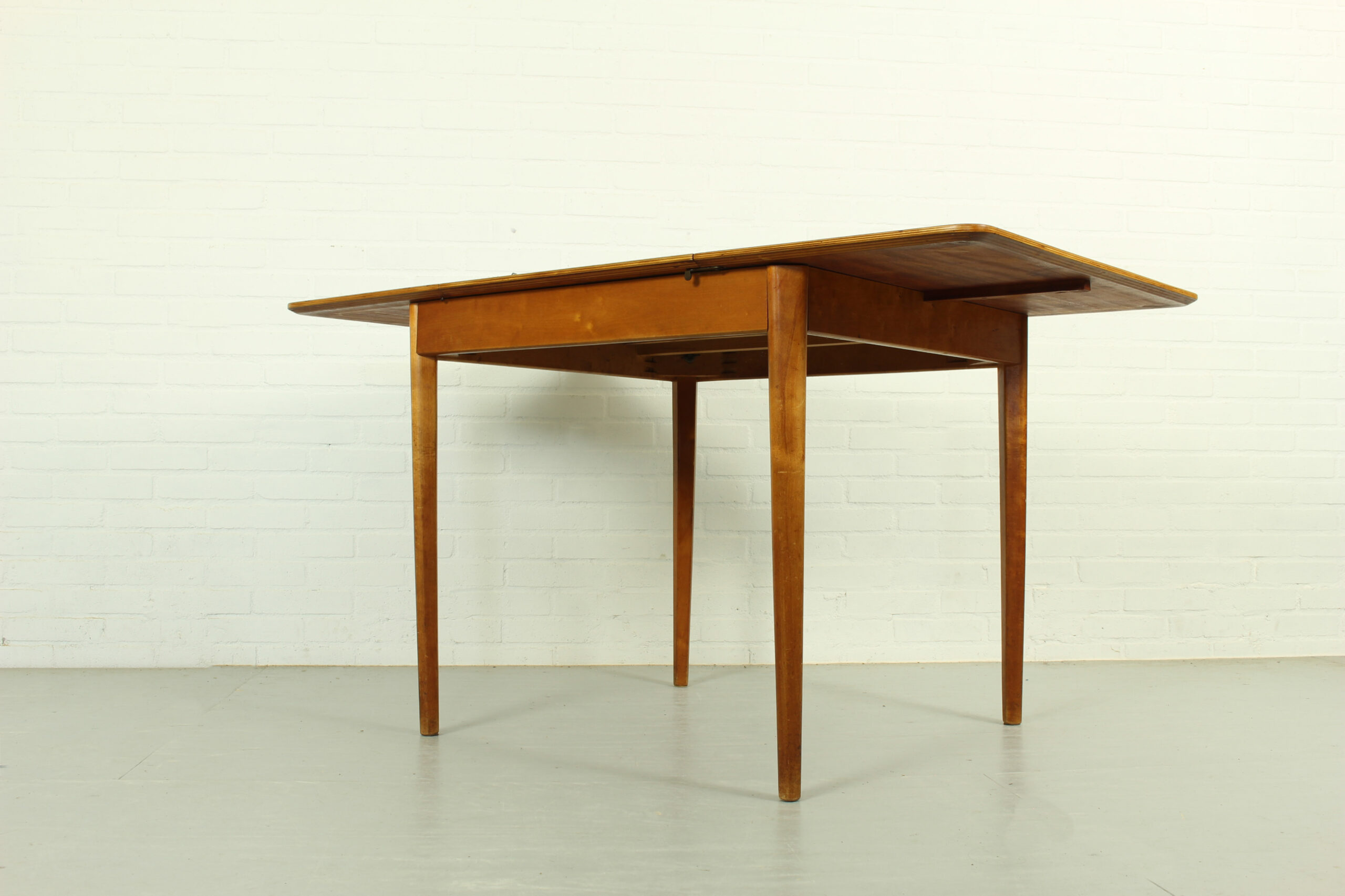 1958 Pastoe drop-leaf table – Dutch design classic