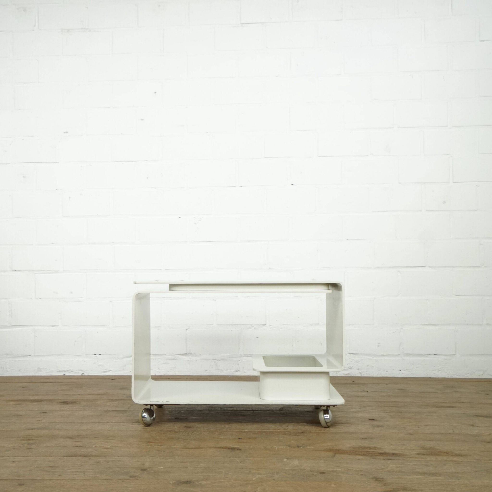 Postmodern trolley