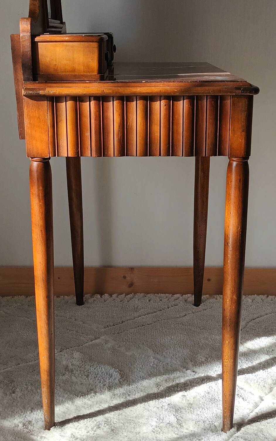 Retro cherry wood marble hairdresser