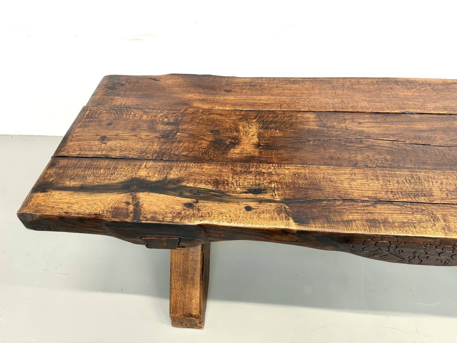 Table Brutaliste en Chêne Massif, Art Populaire (Vers 1900)