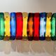 Applique murale en verre de Murano coloré, par J. T. Kalmar, Vienne, Autriche, années 1960. 10 plaques de verre à surface texturée, de couleurs variées avec des reflets irisés.